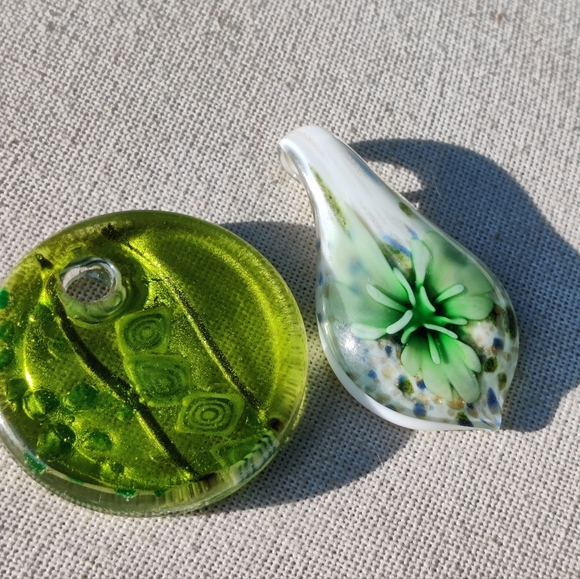 Vintage lamp work and millefiori pendants - Picture 12 of 13